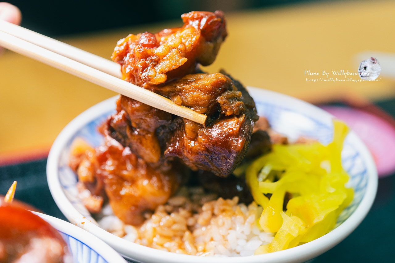 宵夜場必吃銅板價焢肉飯發現－光頭彰化焢肉飯(桃園八德) @威利博斯的白金殿堂