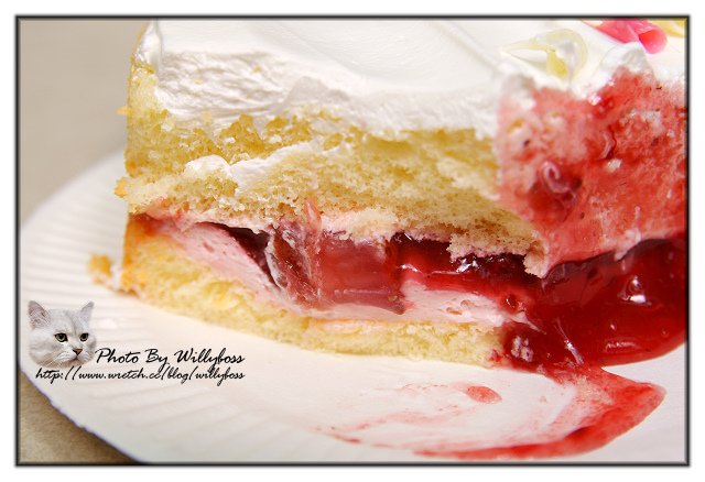 試吃－自由之丘膠原草莓蛋糕&amp;巧克力雪捲(結束營業) @威利博斯的白金殿堂
