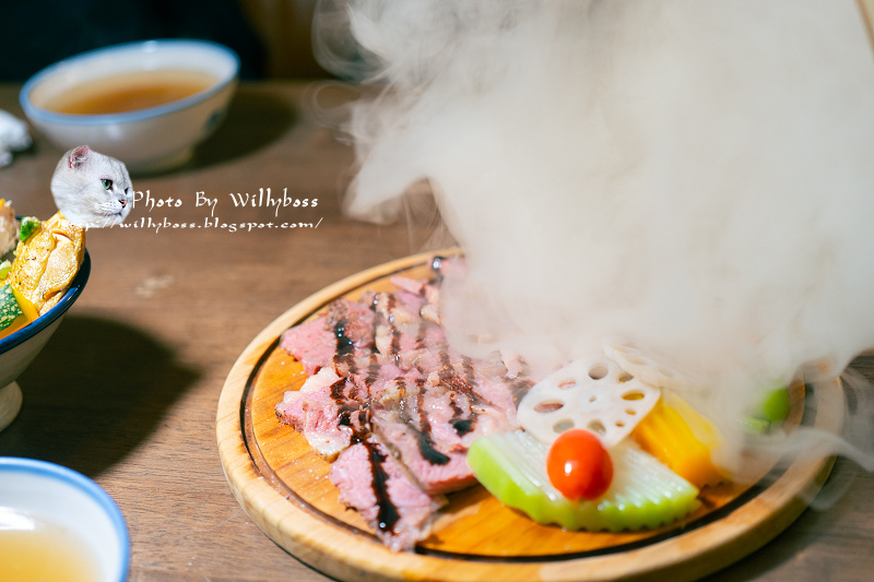 平價小店的華麗煙燻牛排－硬派主廚的軟嫩料理(新竹東區) @威利博斯的白金殿堂